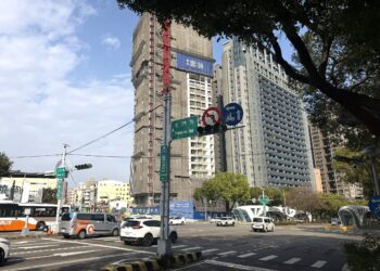 台灣大道玉門路號誌不斷電維持5小時-確保近6萬輛車日流量正常運行