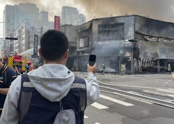 北屯區崇德路二段家具行火警-中市環保局已進行應變及空品監測