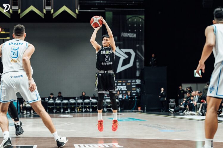 tpbl福爾摩沙夢想家對決高雄全家海神-台中子弟馬建豪領軍成功捍衛地主榮耀！