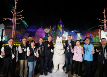 姆明一族現身中央公園！中台灣燈會7大展區搶先亮相　鄭副市長與芬蘭商務辦事處代表羅瑞同場開箱