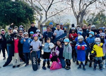 台中海線掀起滑板熱！梧棲極限滑板場首場體驗活動人氣旺　親子搶玩好熱鬧