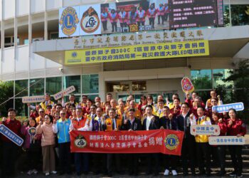 攜手台中消防強化防災宣導、守護市民安全-國際獅子會300c2區豐原中央獅子會捐贈led宣導電視牆