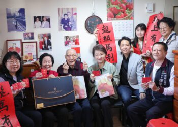 盧市長春節前夕探視百歲人瑞　籲社會關懷獨居弱勢溫暖過好年