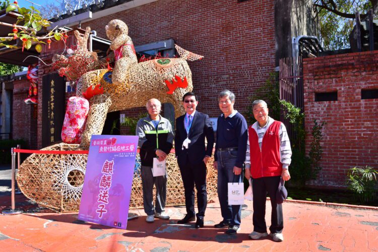「鳳飛飛歌聲來做客!」飛上東勢迎新歲 鳳棲山城展幸福