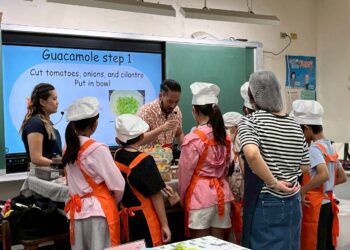 113年達成「校校有外師」！中市《台中學‧雙語》走讀課程深化在地國際力