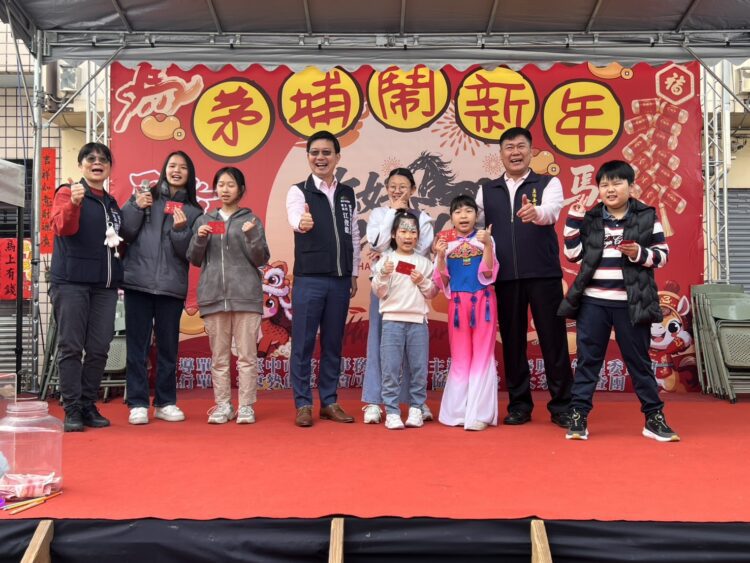 中市客委會推客庄「行春」-東勢區泰興宮茅埔鬧新年、東興宮擲筊求發財金