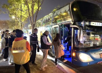 2026中台灣燈會倒數湧人潮-中市交通局籲搭免費接駁車省時又便利