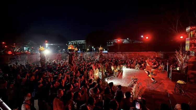 人潮爆滿、金幣從天而降！中台灣燈會中央公園「驚蟄界」人氣飆升　把握3/3前最後展期