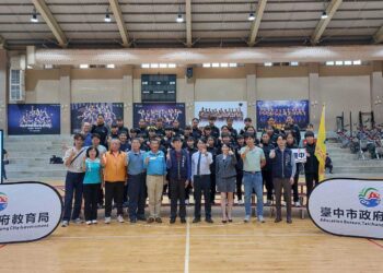 中市6隊出征全國排球甲級、女子壘球聯賽-教育局長授旗期許再創佳績
