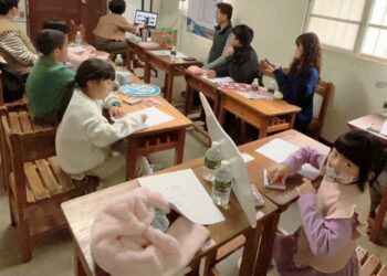 校園舊課桌椅再利用-東勢地政活化百年老屋、打造溫心協商空間