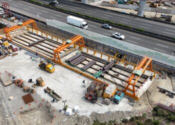 穿越國道1號「開洞」！全國最大台中市政路延伸管冪工程邁入關鍵里程碑