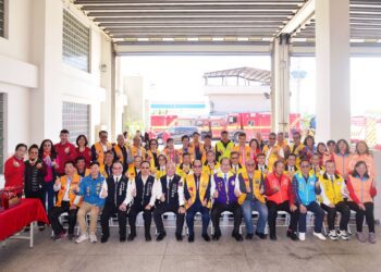 九登、鉅立、通用不銹鋼共同捐贈氣瓶空氣灌充機-助中市消防局提升救災量能