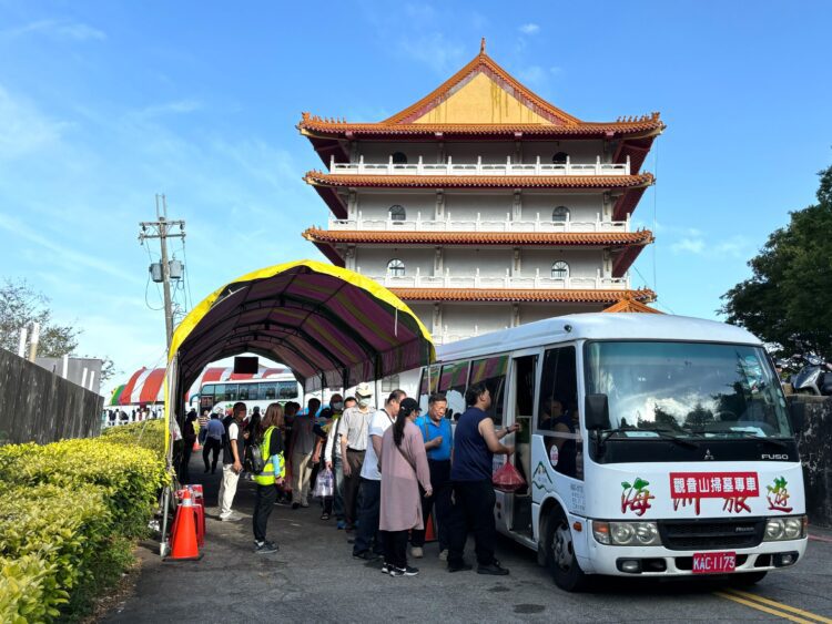 清明掃墓更便利！-中市5區3/14起免費接駁上路-民政局長籲提前祭祖或線上追思