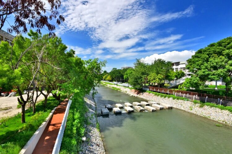 「十」至名歸!中市府打造豐原水岸花都-軟埤仔溪改善工程奪得10座大獎