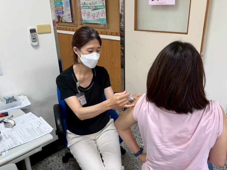 台中市自購流感疫苗3/16開打-中市衛生局：數量有限、請把握機會儘速施打