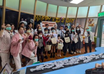 創意壽司與繪本導讀送祝福-中市教育局推床邊教學陪童暖過兒童節