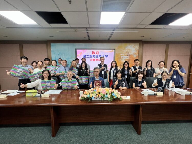 中市地稅局ai智慧客服獲獎無數-暨南大學準博士成團參訪