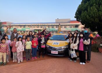 陪孩子長大的公車！中市小黃公車服務遍及68所學校-守護偏鄉安全通學路