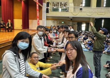 溪湖高中舉辦「祝福包高中」祈福 高掛祈福繪馬、班級誓師大聲公