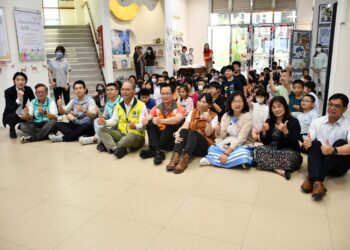 立圖書館忠孝國小美術班畢業美展 帶給觀賞者耳目一新的感受