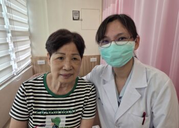 婦人車禍腦出血左眼癱瘓 員生中醫「精準針灸」助重見光明