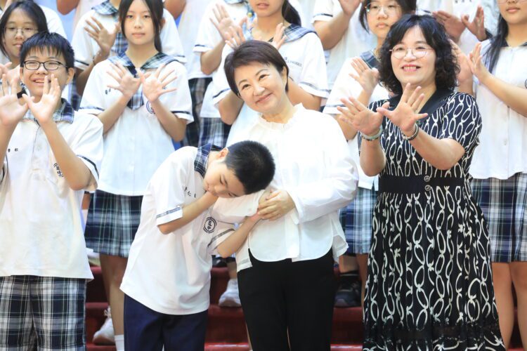 台中市5,350名模範學生受表揚-盧市長:發揮典範影響力、成為「最好的人」