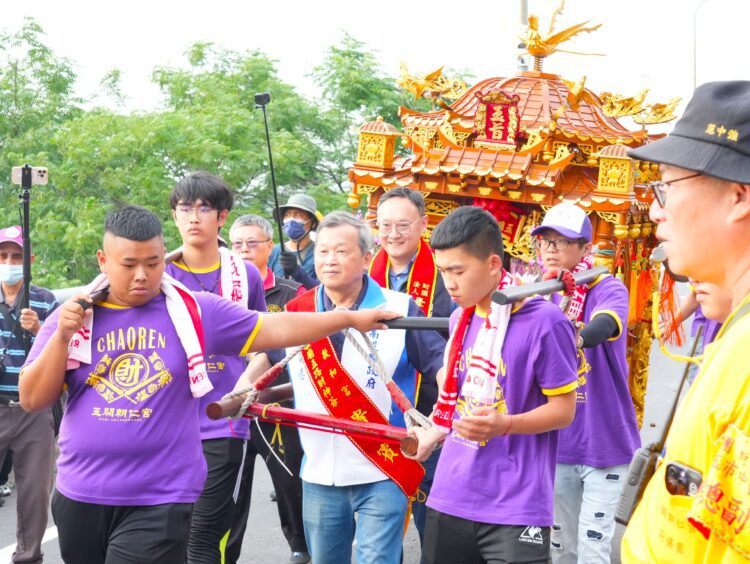 中投宗教文化盛事!烏日玉闕朝仁宮徒步會香草屯敦和宮 鄭副市長送駕祈求國泰民安