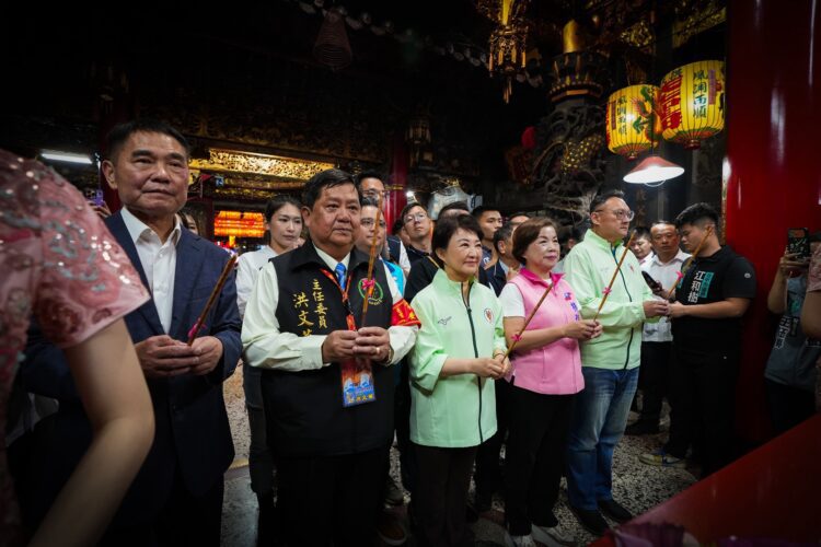 「粉紅超跑」白沙屯媽祖徒步北港進香啟程-盧市長赴拱天宮恭請登轎-祈願兩岸和平、台灣安全