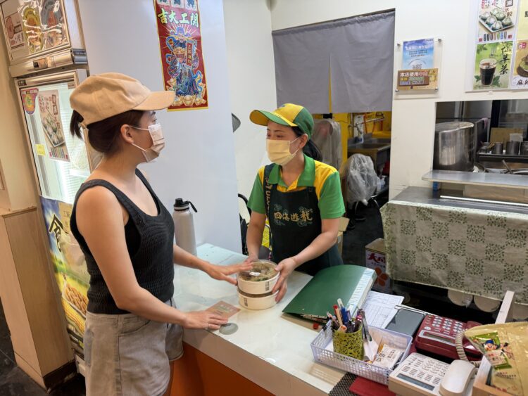 公私協力落實廚餘減量-中市府員工餐廳變身惜食基地