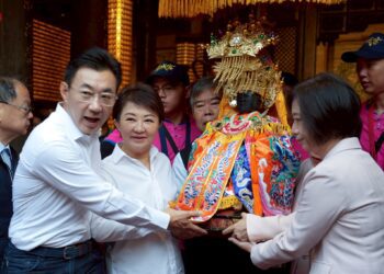 傳承205年香火不輟！-台中樂成宮「旱溪媽祖」今起駕出巡賜福-盧市長祈3願：盼國泰民安、風調雨順