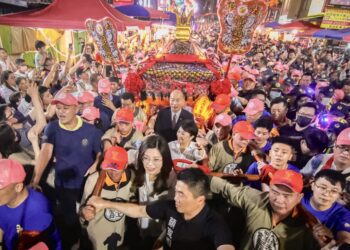 農曆3月迎媽祖掀熱潮！大甲媽今晚起駕-盧市長赴鎮瀾宮扶轎送駕-祈願台灣平安風調雨順