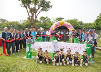 后里環保公園神秘嬌客「黑天鵝」登場！市府建設局升級綠地空間-再添公園新亮點