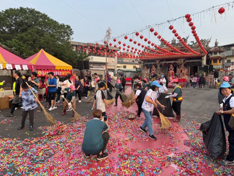 「環保英雄與女神同行!」大甲媽祖遶境登場 中市環保局號召3千志工守護沿線環境