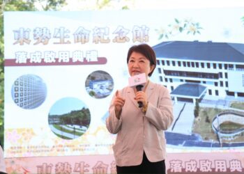 斥資3.27億東勢生命紀念館啟用！盧市長：全市預計提供20萬櫃位滿足20年需求-讓先人「落葉歸根」