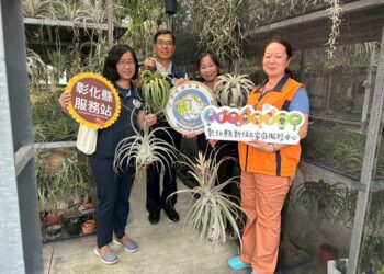 新住民用空氣鳳梨點燃綠色奇蹟 落地生根、努力追逐夢想真實寫照