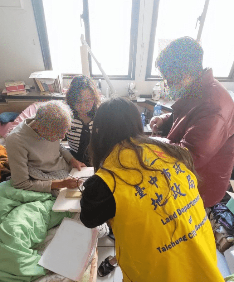 徵收補償費領取免奔波！中市地政局推到府、到點發放服務　貼心照顧弱勢族群