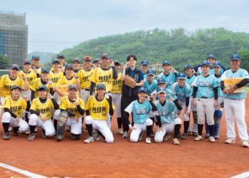 金龍盃女子棒球菁英賽台中開賽　8隊百名選手熱血爭冠