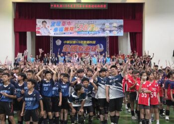 全國躲避球錦標賽台中熱血開打-287朵康乃馨傳遞母親節溫情