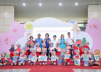全國地方政府唯一雙職場托嬰中心！盧市長：市府帶頭打造友善育兒職場環境