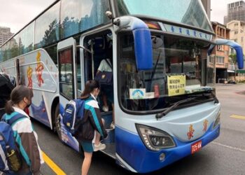 六都首創「國中會考專車」大受好評-中市316車次接送逾6,000名考生安心應試