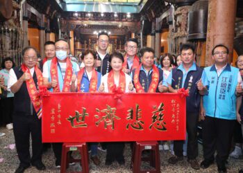 北屯松竹寺香火綿延近兩世紀-盧市長贈匾「慈悲濟世」感謝護佑地方
