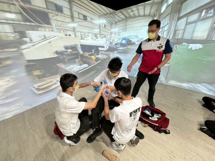 強化急救應變力！-中市消防打造沉浸式教室　逼真模擬高壓救災現場