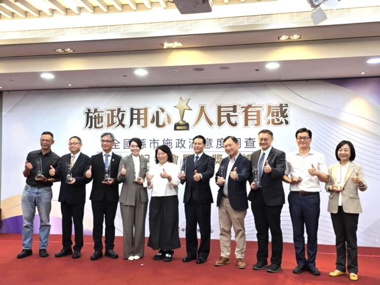 台中八度蟬聯媒體評鑑「幸福金獎」-鄭副市長：人口磁吸是市民認同的最佳證明