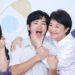 盧市長與8042位高中以下市長獎畢業生合影-「各俏皮pose」照單全收-勉學子勇敢迎未來