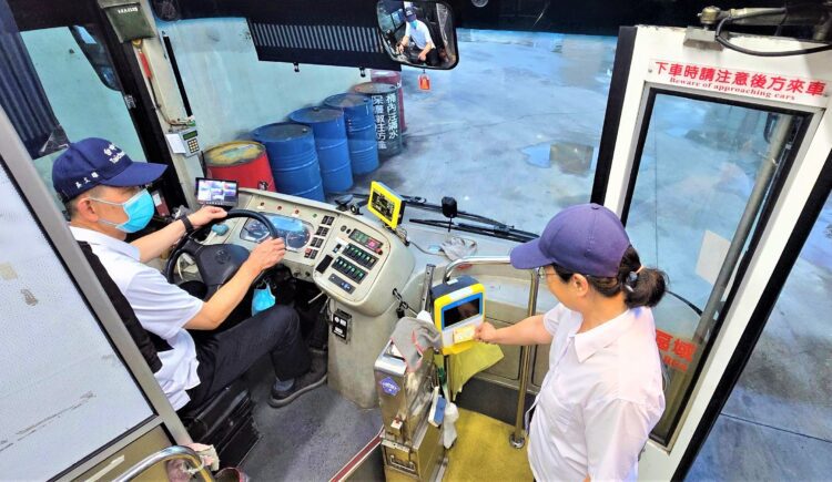 公車駕駛守護不適學生等救護 民眾來信尋找中市「暖心英雄」