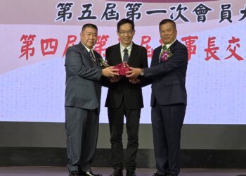 台中市工商協進會理事長交接　市府攜手產業共創台中經濟新榮景