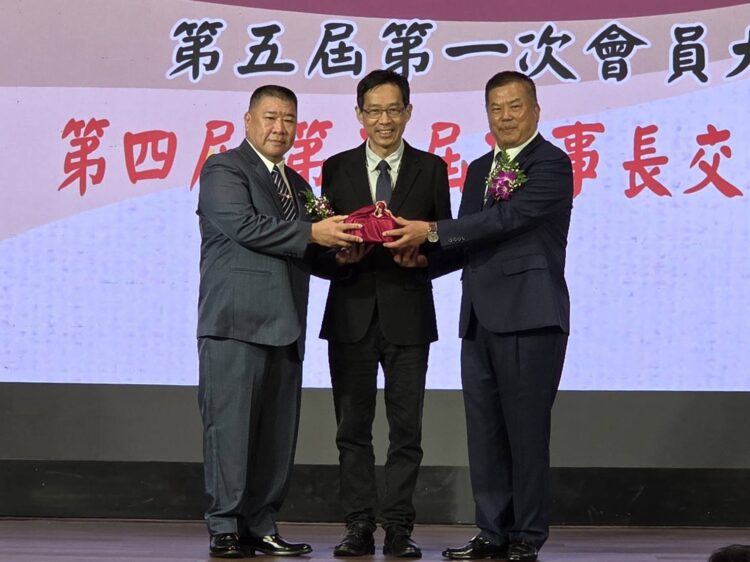 台中市工商協進會理事長交接 市府攜手產業共創台中經濟新榮景
