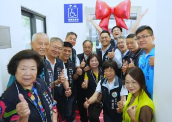 等待36年圓夢！-中市西屯區福安里兒童暨老人活動中心電梯啟用-民政局長：打造全齡共享友善空間
