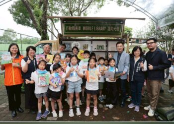 超萌行動圖書車亮相！-中市圖獲宏致電子捐贈-接棒服務山城