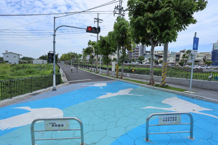 「旱溪豐原阿勃勒道」正式亮相! -中市打造人行友善水岸景觀廊道